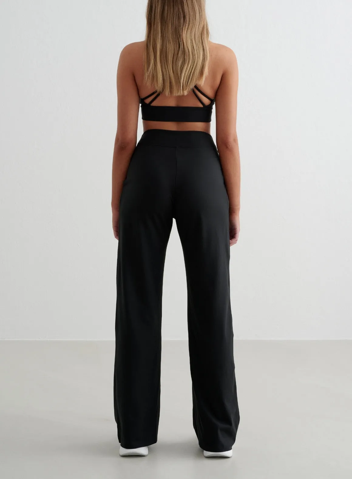 Black Sense Wide Pants & Strap Bra Set