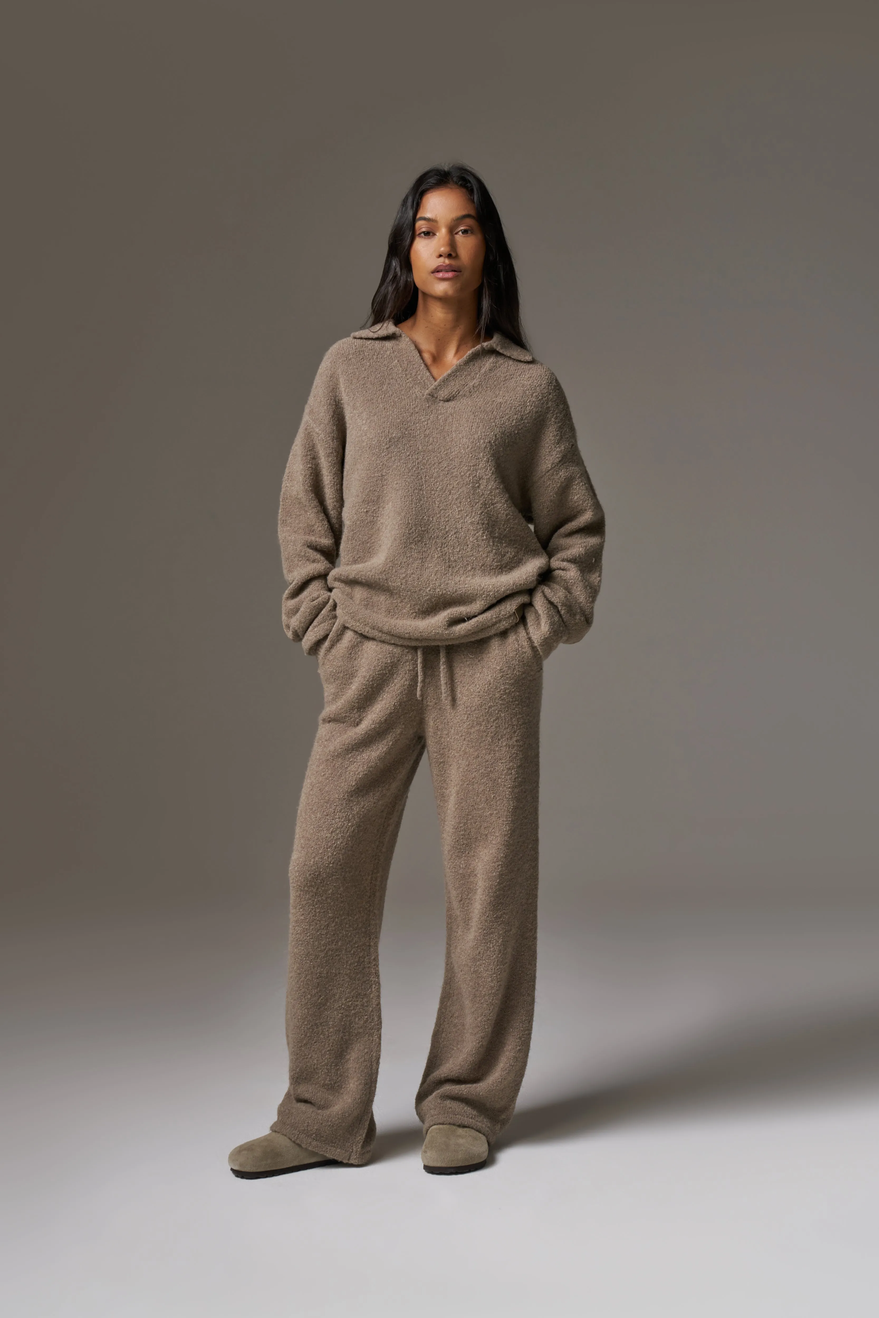 BOUCLE KNIT PANTS - BROWN