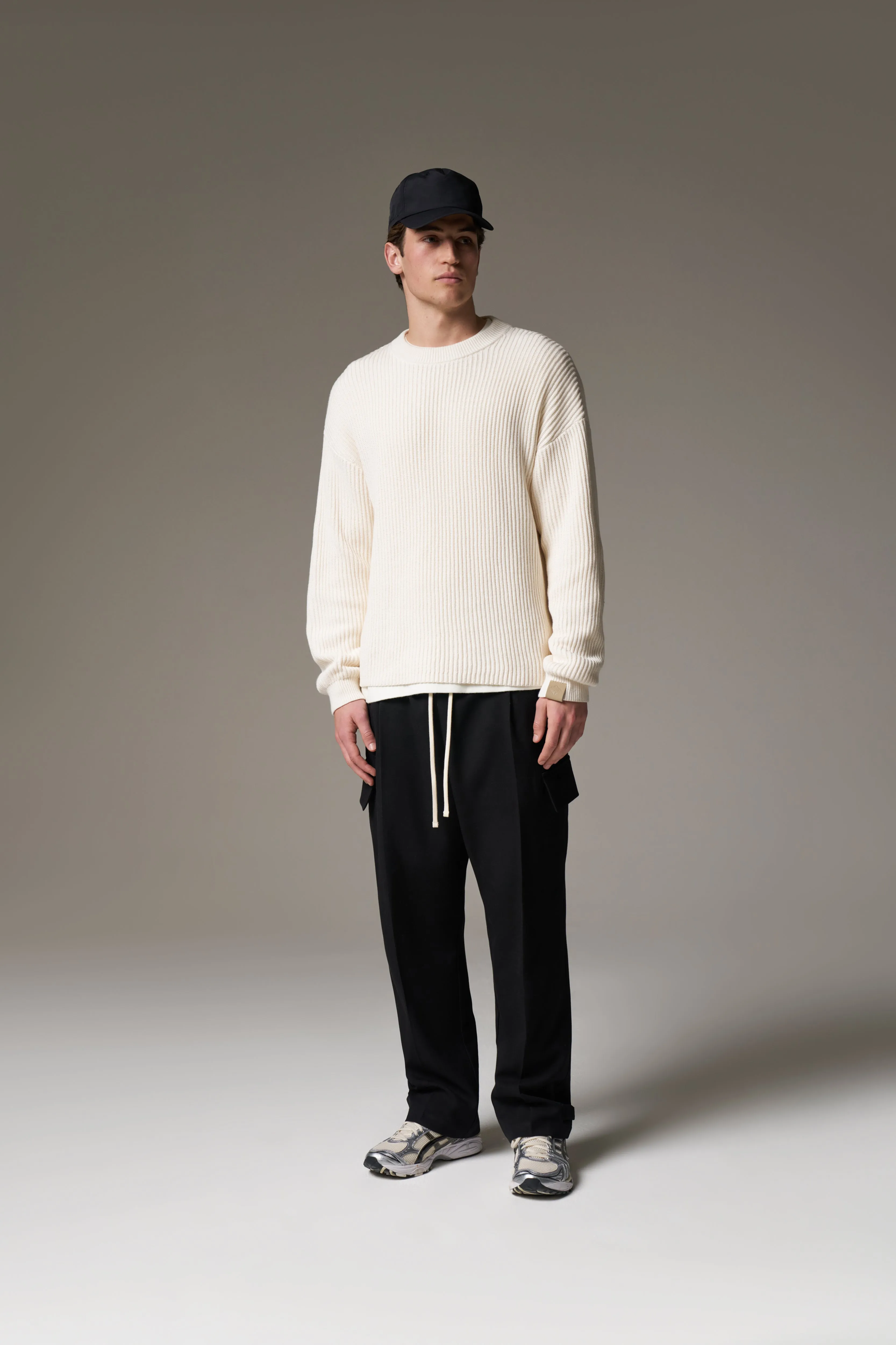 HEAVY WASHED RIBBED KNIT CREW - STONE