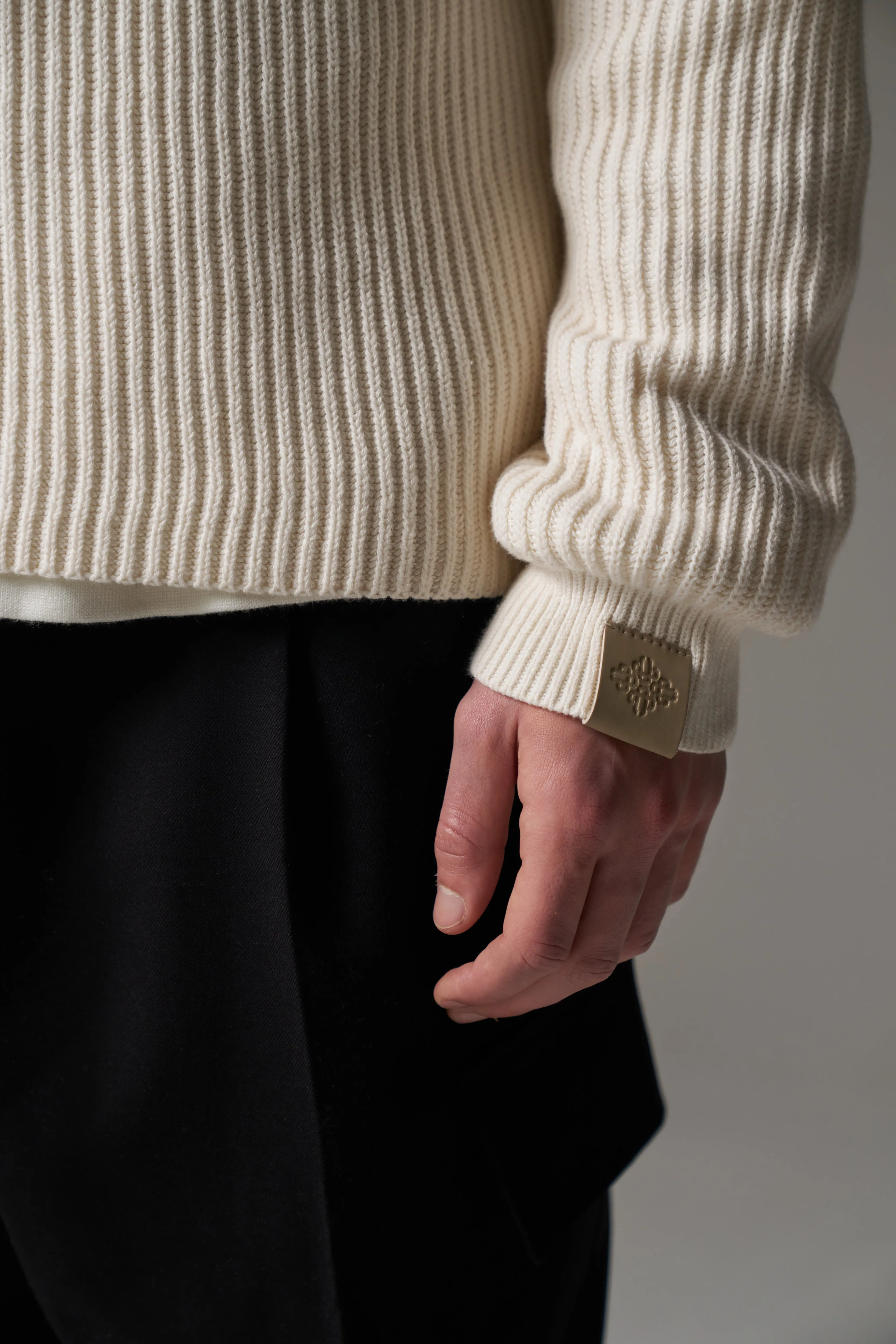 HEAVY WASHED RIBBED KNIT CREW - STONE