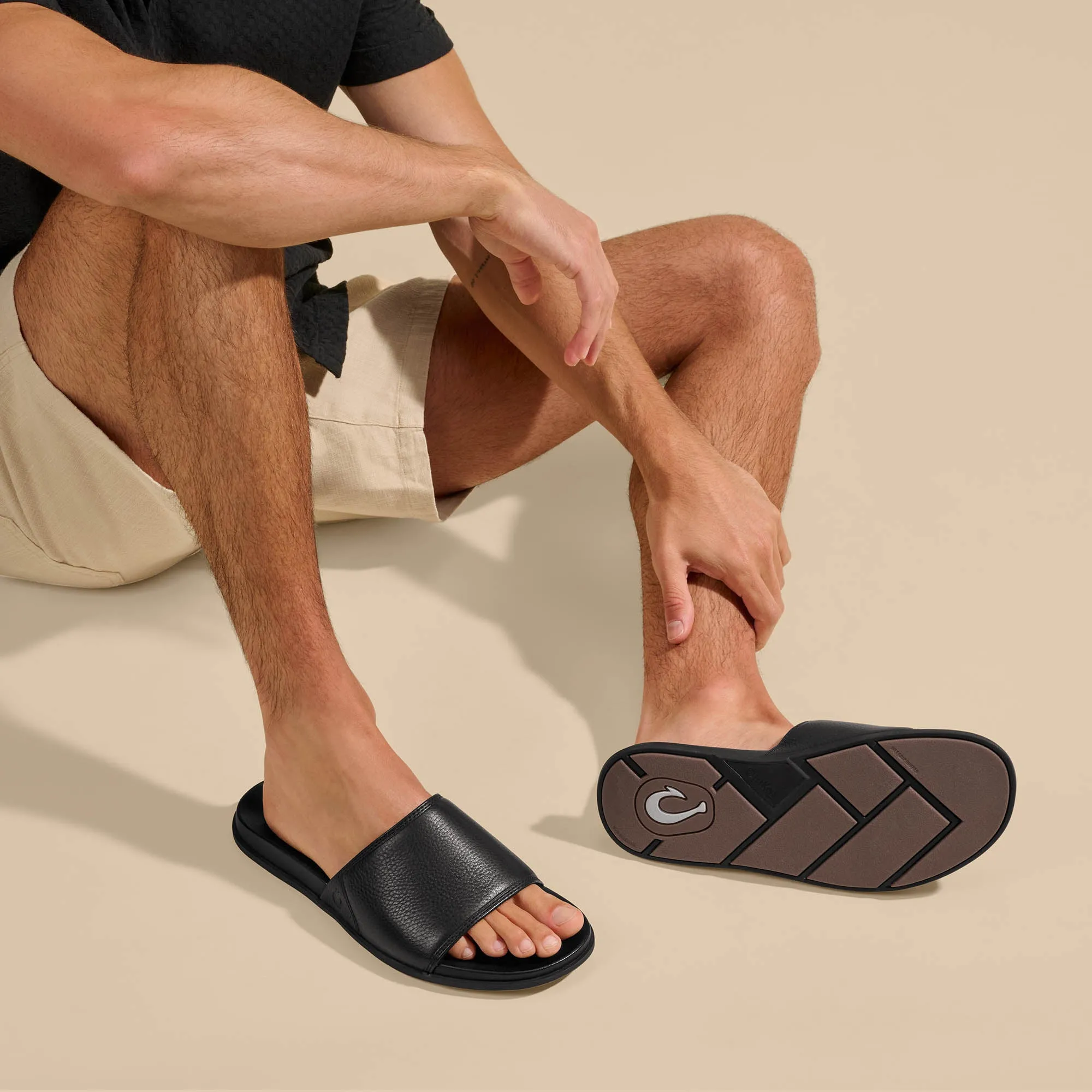 'Ōlali Slide - Black / Black
