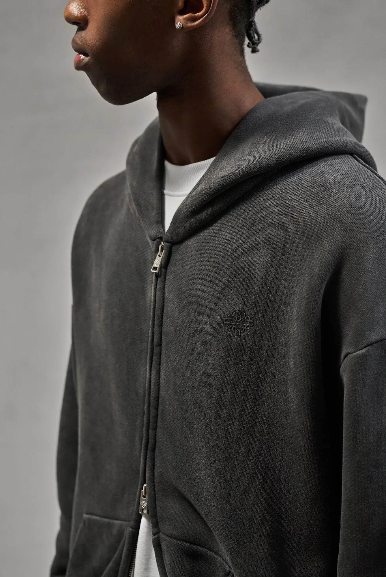 LAUNDERED CLASSICS ZIP THROUGH HOODIE - CHARCOAL