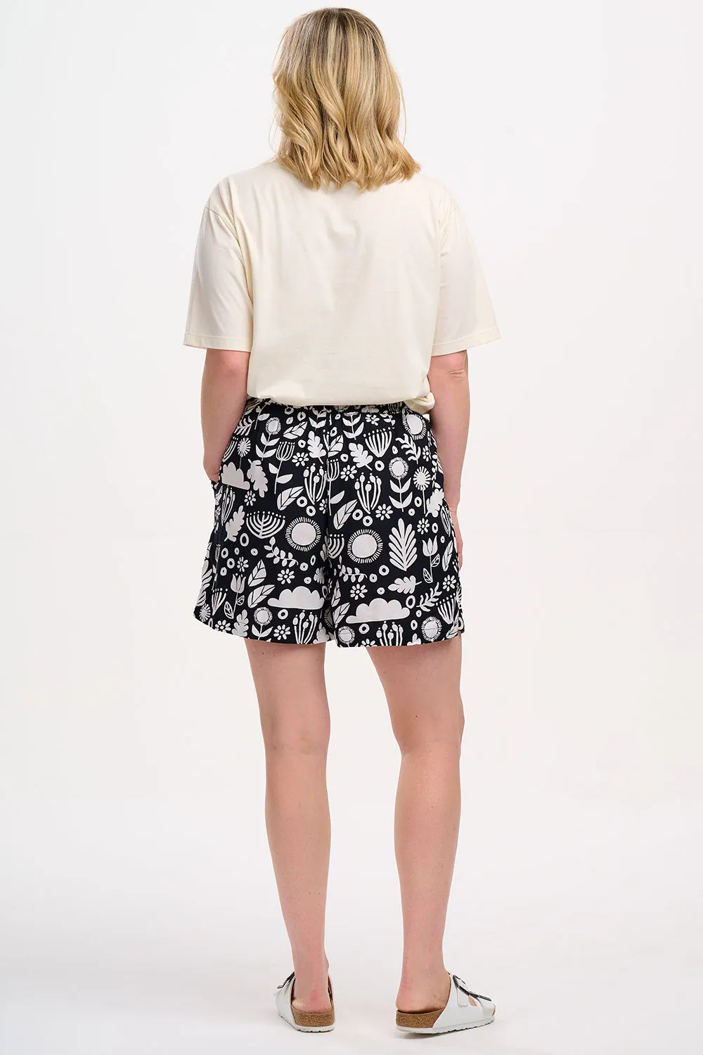 Patty Shorts - Monochrome. Folk Floral