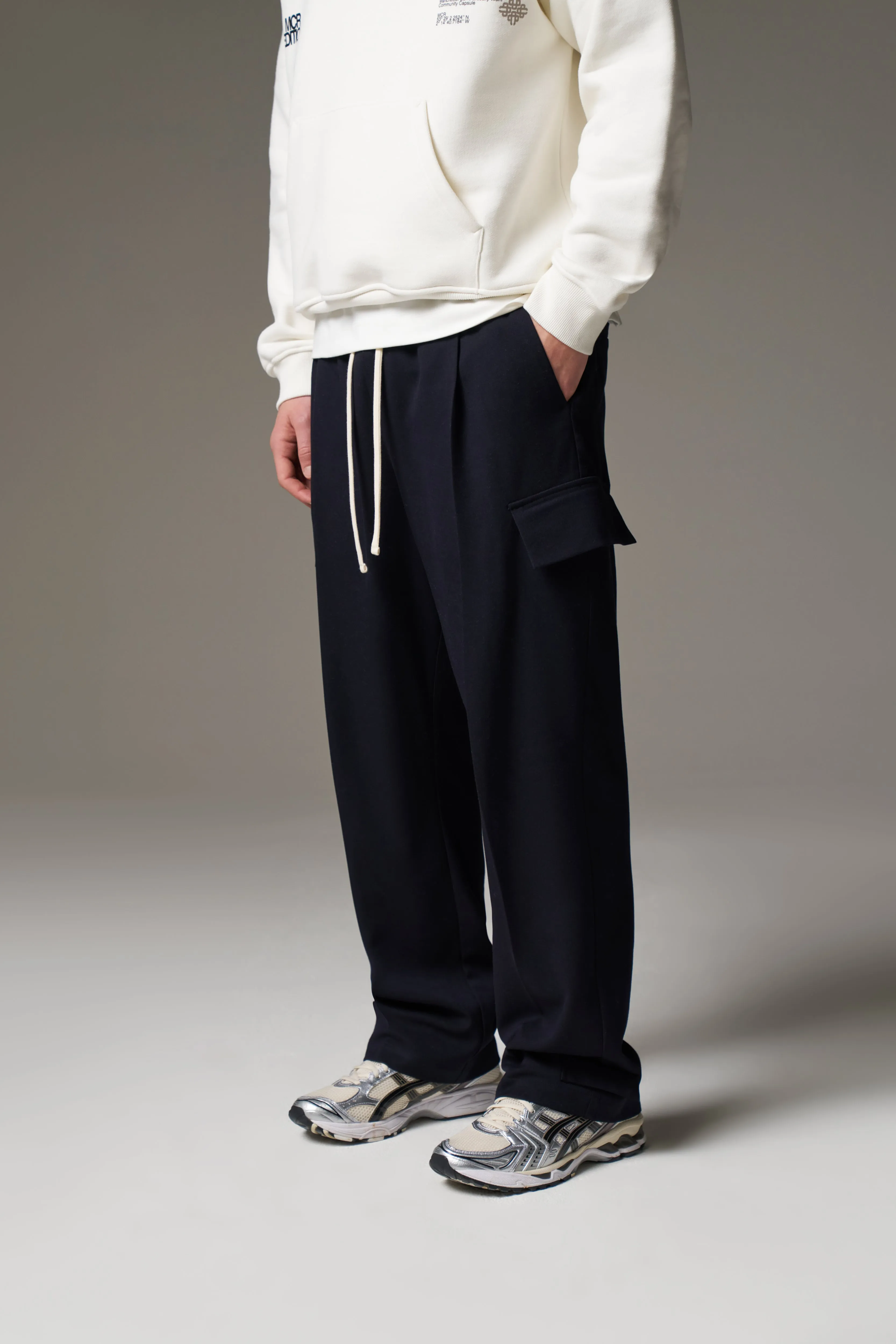PLEATED WIDE LEG TROUSER - NAVY