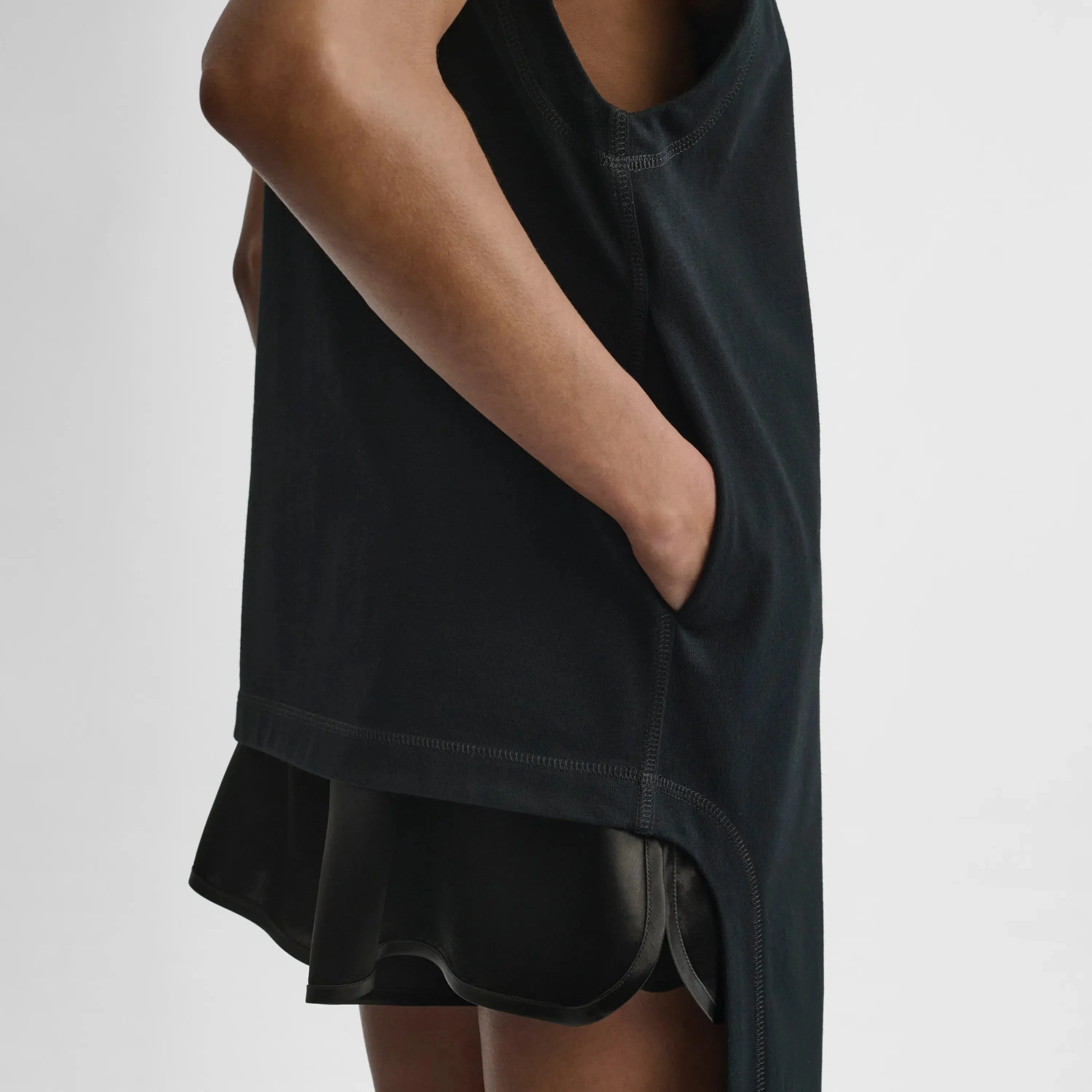 REVERSIBLE TRAIN TANK | black cotton