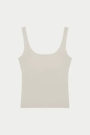 SCULPTING STRETCH SCOOP NECK SPORTS TOP - BONE